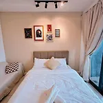 2 Bedroom, The Elements Ampang Klcc With Netflix