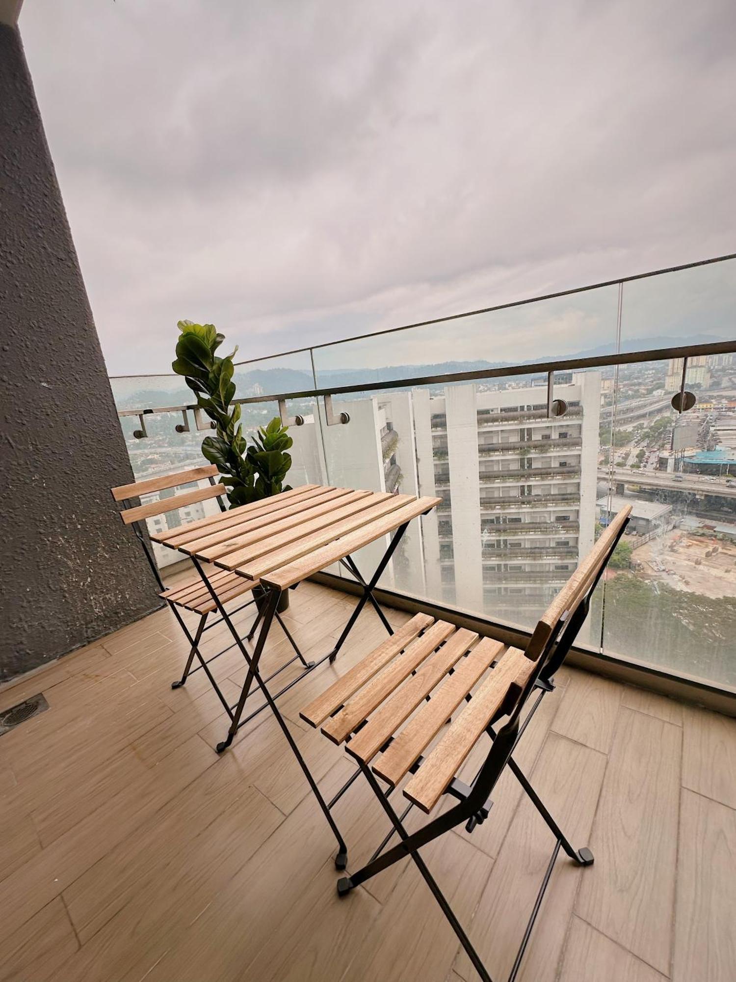 Pangsapuri 2 Bedroom, The Elements Ampang Klcc With Netflix *