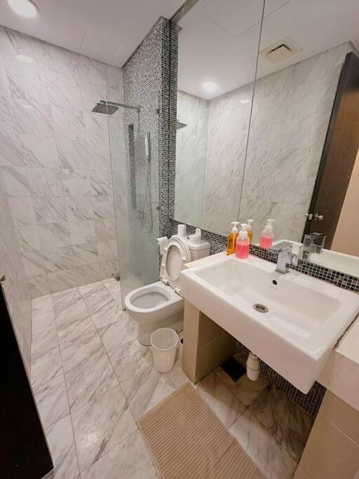 Pangsapuri 2 Bedroom, The Elements Ampang Klcc With Netflix